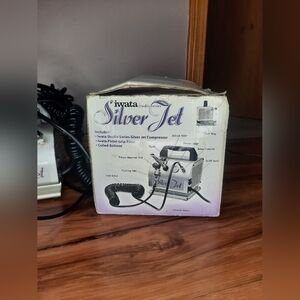 Iwata Silver Jet Airbrush Compressor Comes With Skin Safe Paints